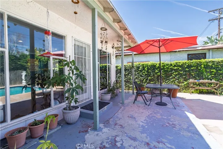 17101 Gault, Lake Balboa, California 91406