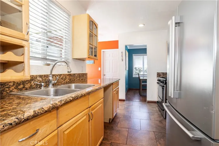 17101 Gault, Lake Balboa, California 91406