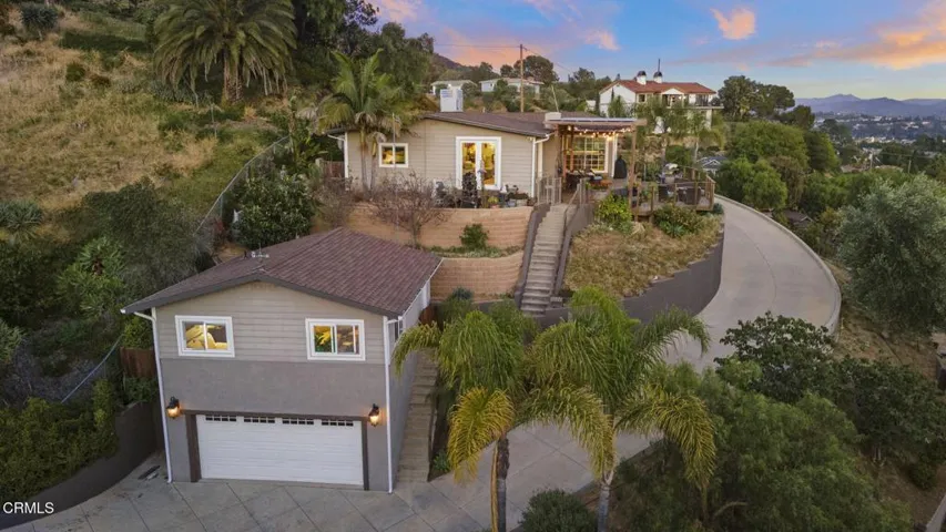 10-web-or-mls-Upmarket Media-559NLoo-twi