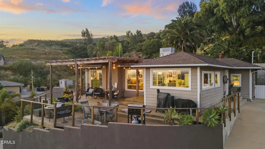 15-web-or-mls-Upmarket Media-559NLoo-twi