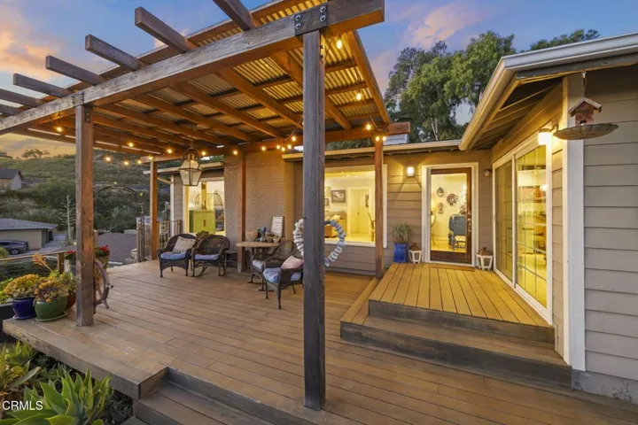 5-web-or-mls-Upmarket Media-559NLoo-twi0