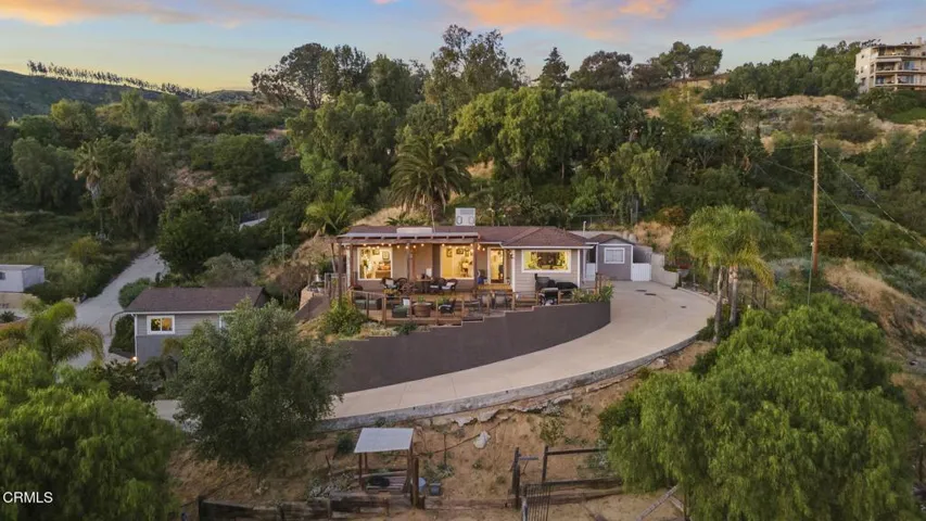 19-web-or-mls-Upmarket Media-559NLoo-twi