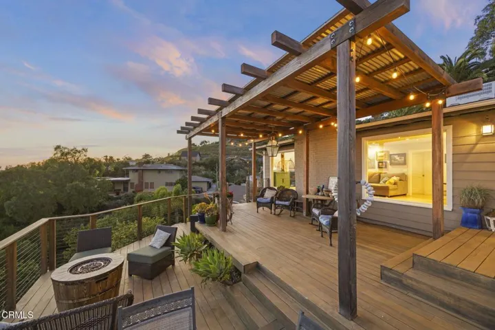 4-web-or-mls-Upmarket Media-559NLoo-twi0