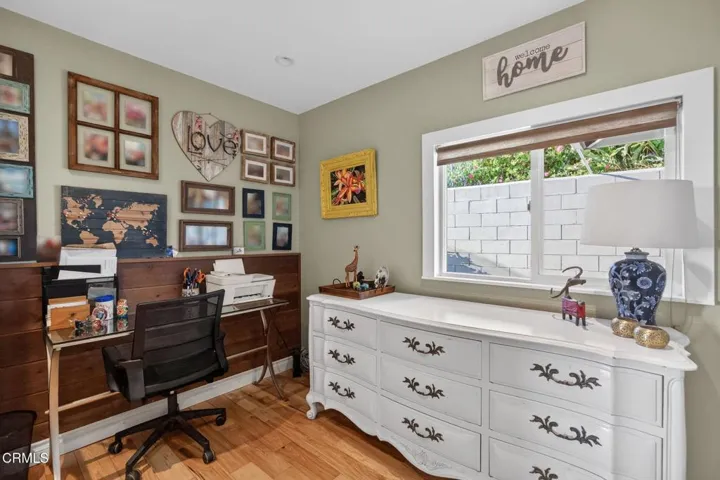 44-web-or-mls-Upmarket Media-559NLoo094