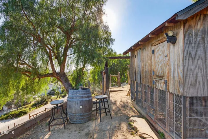 24-web-or-mls-Upmarket Media-559NLoo034