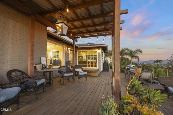 7-web-or-mls-Upmarket Media-559NLoo-twi0