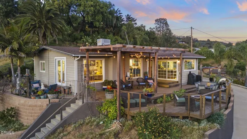 2-web-or-mls-Upmarket Media-559NLoo-twi0