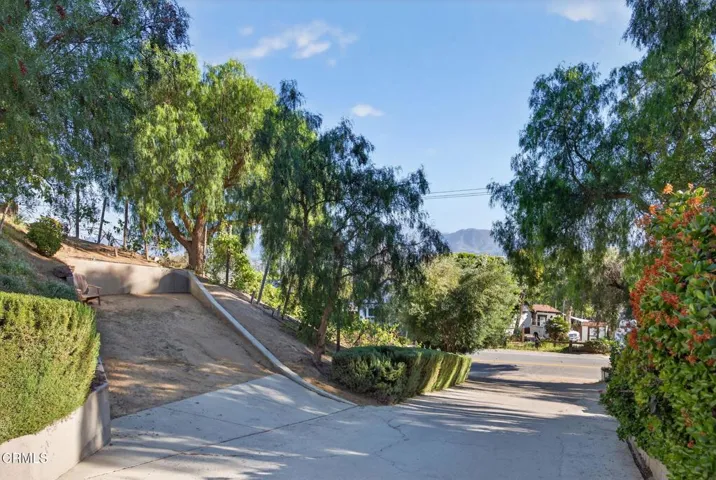 22-web-or-mls-Upmarket Media-559NLoo028