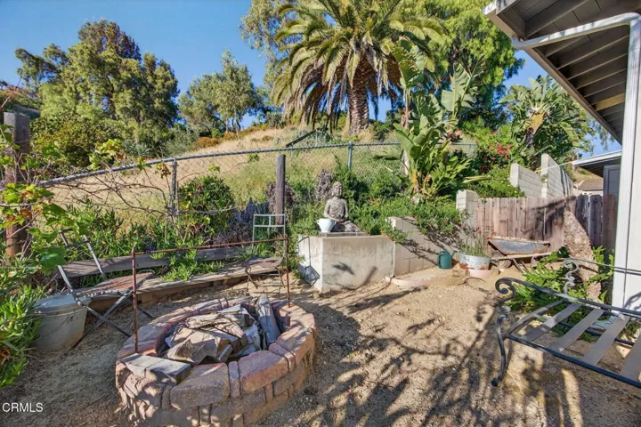 65-web-or-mls-Upmarket Media-559NLoo137