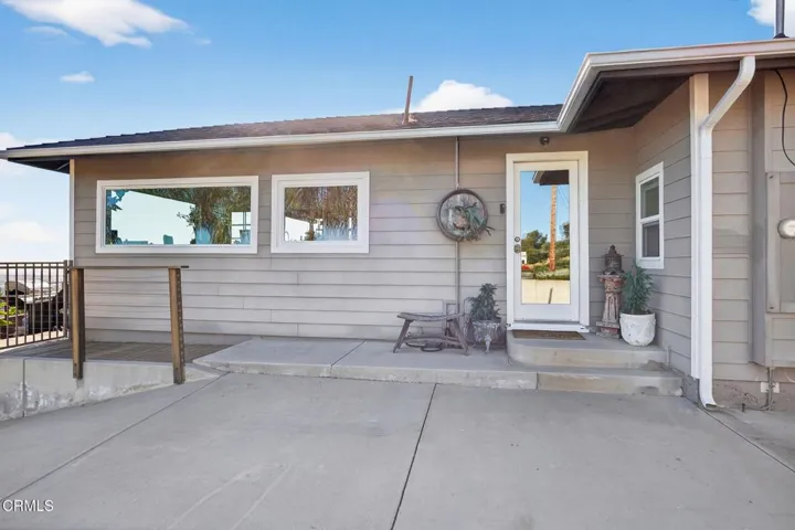 29-web-or-mls-Upmarket Media-559NLoo050