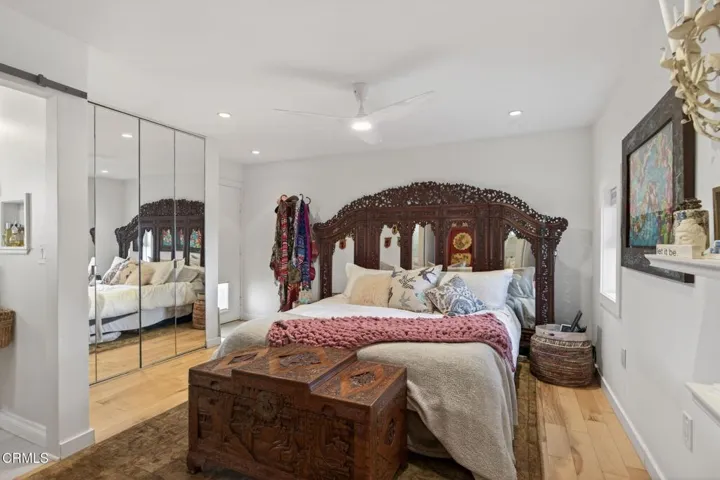 45-web-or-mls-Upmarket Media-559NLoo099