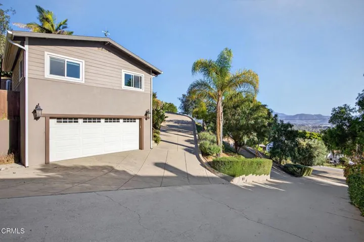 21-web-or-mls-Upmarket Media-559NLoo025