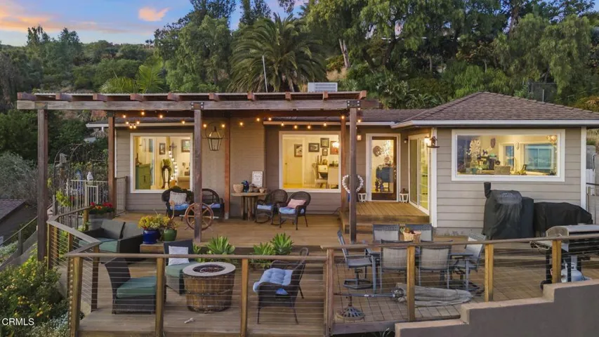 1-web-or-mls-Upmarket Media-559NLoo-twi0