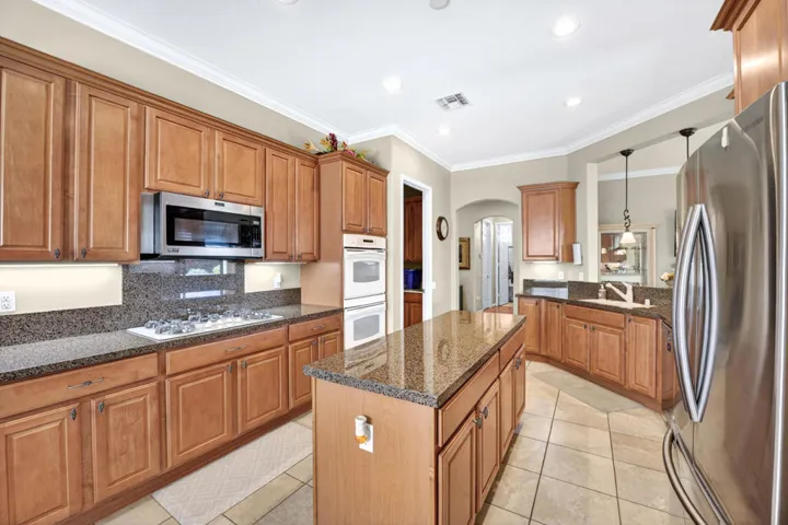 80629-avenida-san-felipe-013