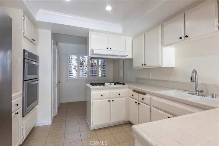 2722 20th, Signal Hill, California 90755