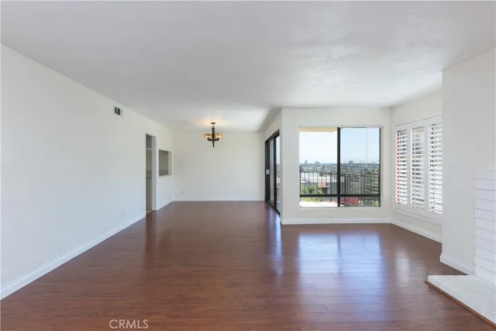2722 20th, Signal Hill, California 90755