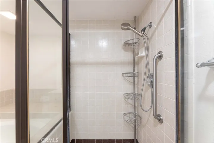 2722 20th, Signal Hill, California 90755