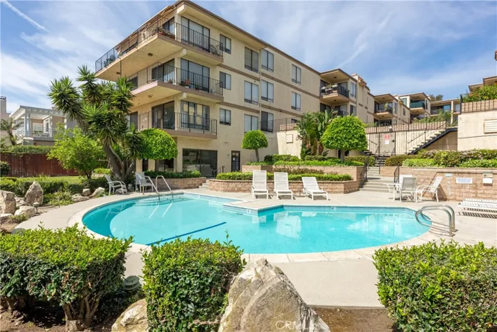 2722 20th, Signal Hill, California 90755