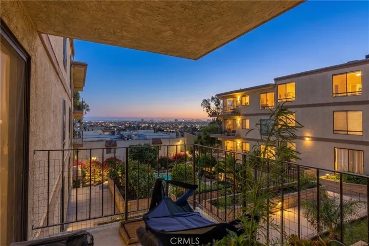 2722 20th, Signal Hill, California 90755