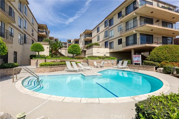 2722 20th, Signal Hill, California 90755