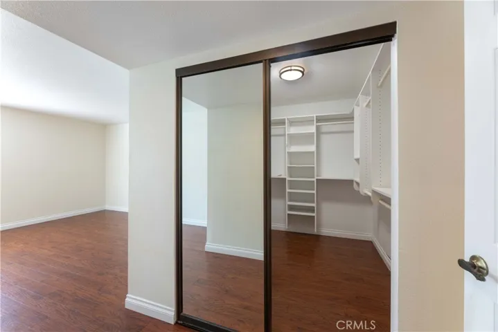 2722 20th, Signal Hill, California 90755