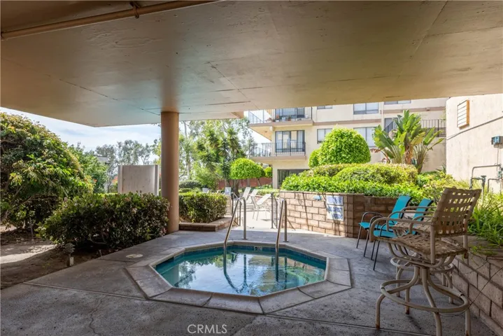 2722 20th, Signal Hill, California 90755