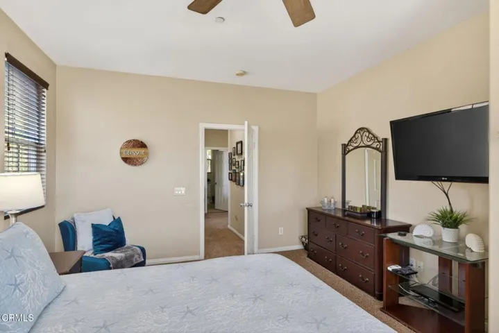 41-web-or-mls-UpmarketMedia-615Bos-090