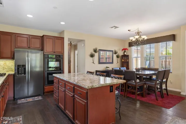24-web-or-mls-UpmarketMedia-615Bos-143
