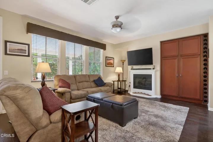 30-web-or-mls-UpmarketMedia-615Bos-130
