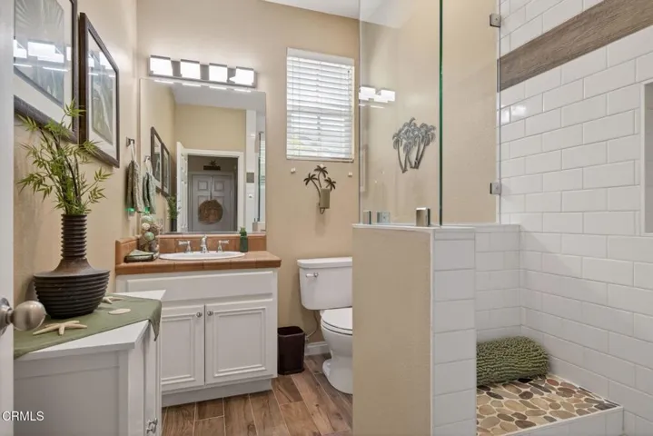 34-web-or-mls-UpmarketMedia-615Bos-067