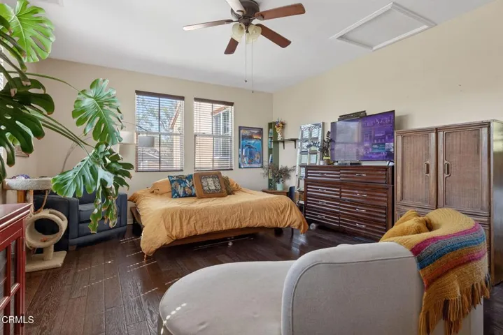 12-web-or-mls-UpmarketMedia-615Bos-028