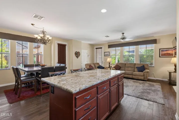 25-web-or-mls-UpmarketMedia-615Bos-145