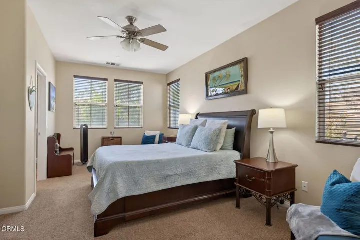 39-web-or-mls-UpmarketMedia-615Bos-083