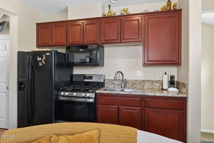 15-web-or-mls-UpmarketMedia-615Bos-043