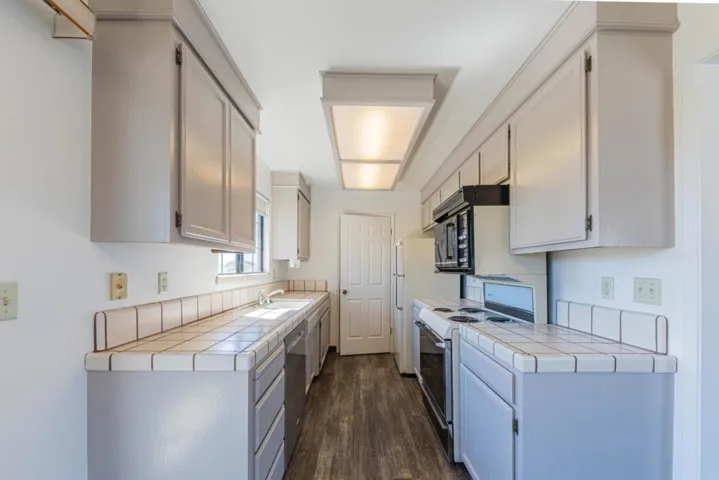 1052 Padre Drive 3, Salinas, California 93901