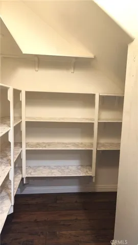 Walk in Pantry
