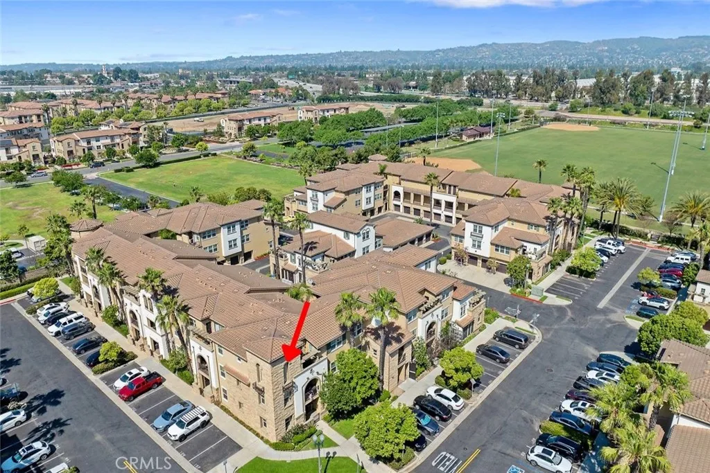 3rd Floor Corner unit with views