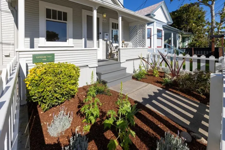 418 Fountain Avenue, Pacific Grove, California 93950