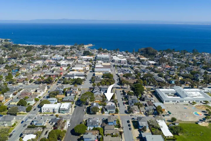 418 Fountain Avenue, Pacific Grove, California 93950