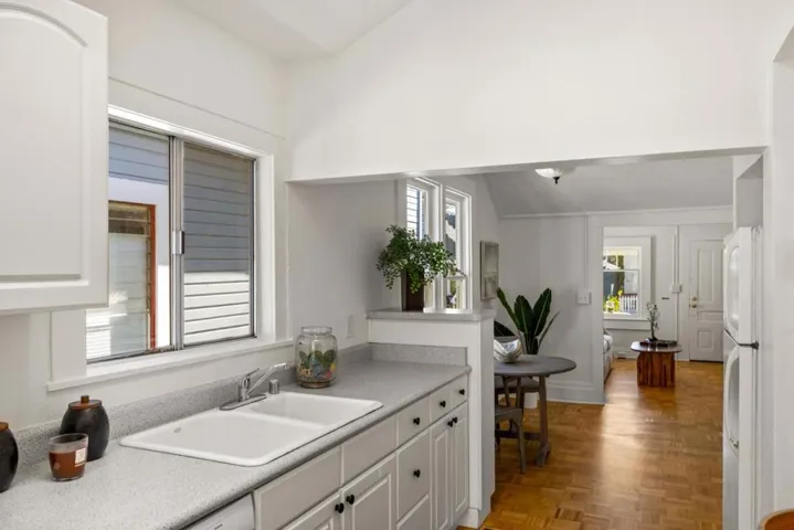 418 Fountain Avenue, Pacific Grove, California 93950