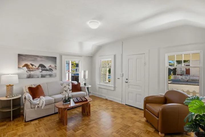 418 Fountain Avenue, Pacific Grove, California 93950