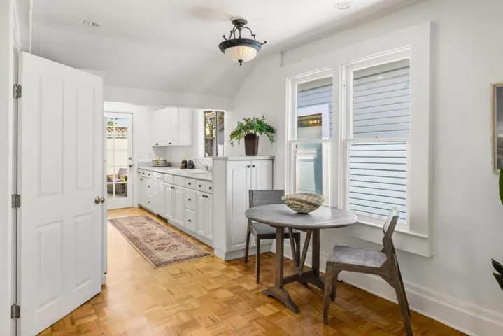 418 Fountain Avenue, Pacific Grove, California 93950