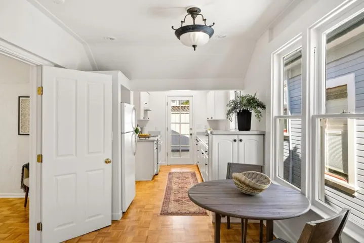 418 Fountain Avenue, Pacific Grove, California 93950