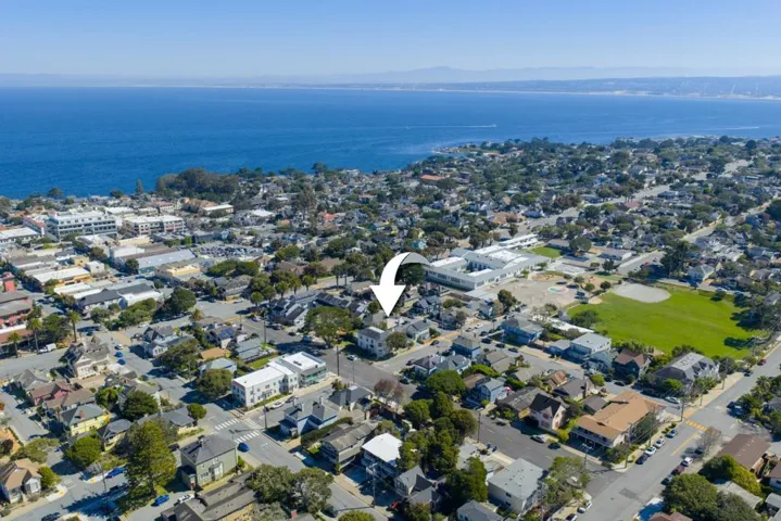 418 Fountain Avenue, Pacific Grove, California 93950