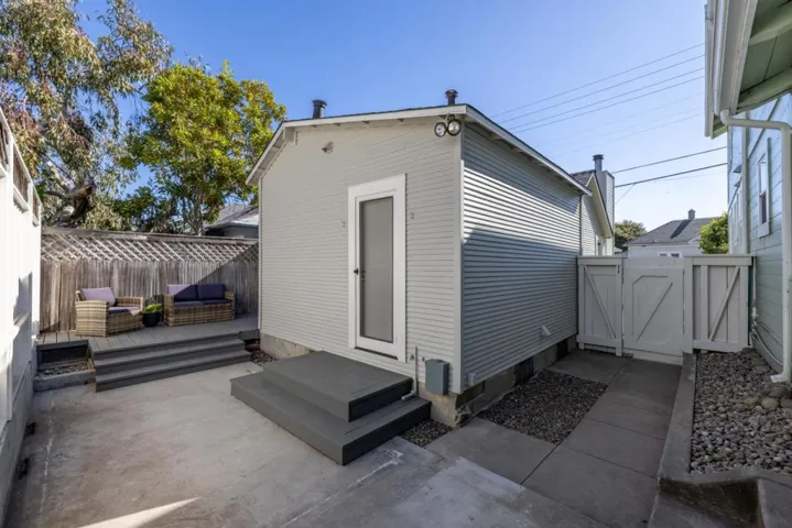 418 Fountain Avenue, Pacific Grove, California 93950