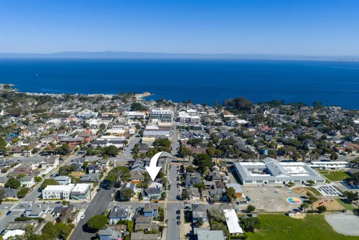 418 Fountain Avenue, Pacific Grove, California 93950