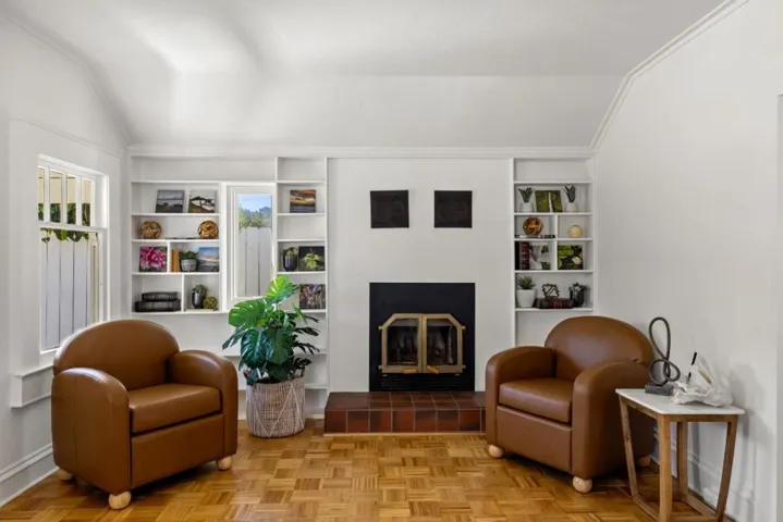 418 Fountain Avenue, Pacific Grove, California 93950
