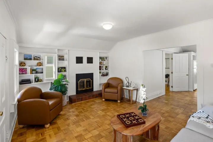 418 Fountain Avenue, Pacific Grove, California 93950