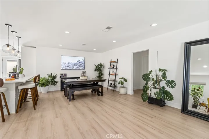 14622 Huston Street, Sherman Oaks, California 91403