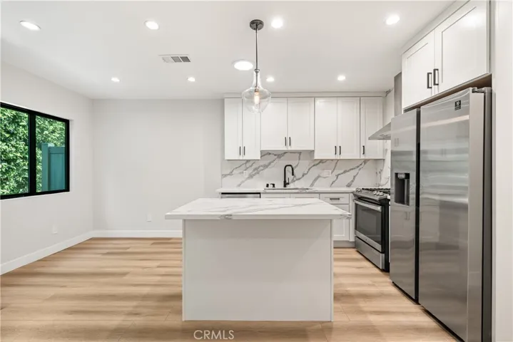 14622 Huston Street, Sherman Oaks, California 91403